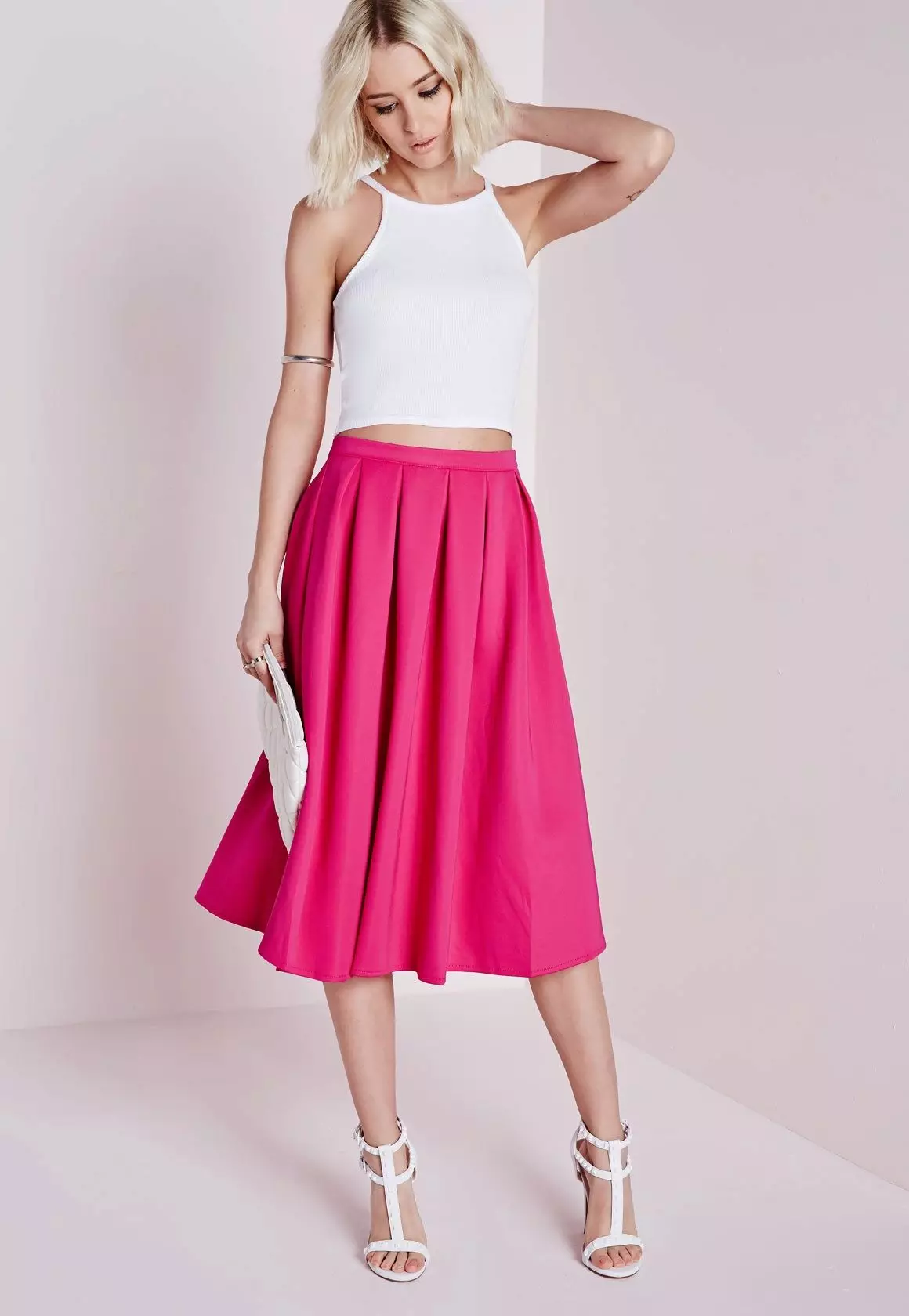 skirt merah jambu (150 foto): Apa yang memakai, panjang dan pendek, pensil dan matahari subur, lembut merah jambu merah jambu dan terang, dengan putih, hitam, panjang 14630_24