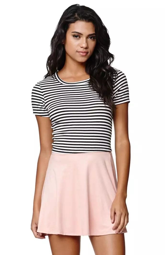 粉紅色的裙子（150張）：穿什麼，長而短，鉛筆和郁鬱蔥蔥的陽光，溫柔的粉紅色和亮粉色，白色，黑色，長 14630_39