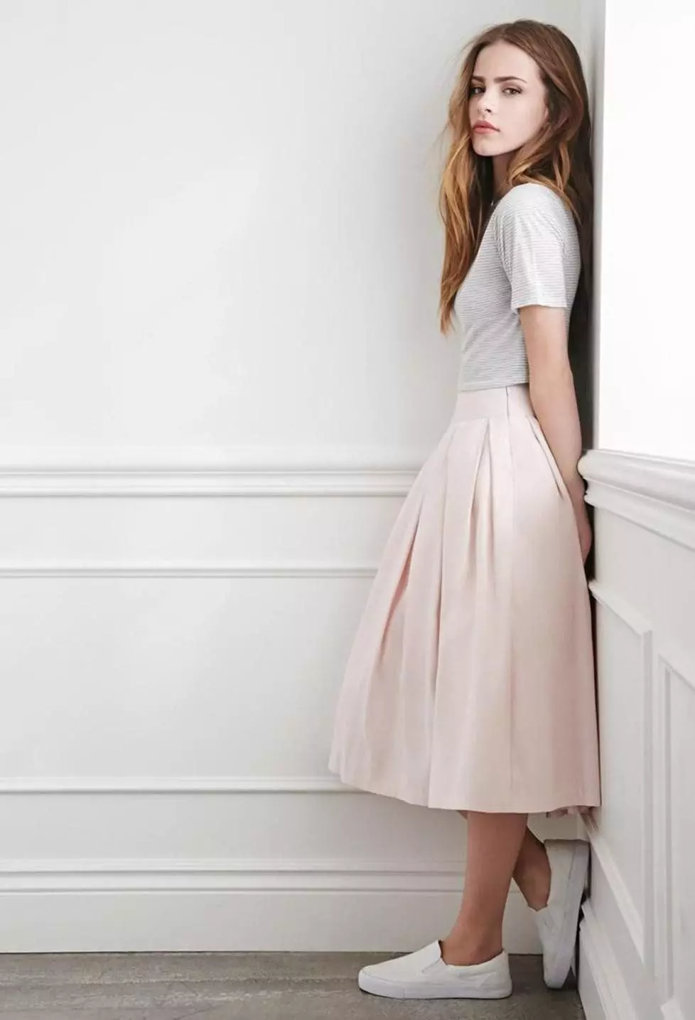 skirt merah jambu (150 foto): Apa yang memakai, panjang dan pendek, pensil dan matahari subur, lembut merah jambu merah jambu dan terang, dengan putih, hitam, panjang 14630_42