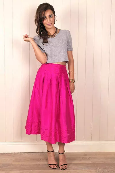 粉紅色的裙子（150張）：穿什麼，長而短，鉛筆和郁鬱蔥蔥的陽光，溫柔的粉紅色和亮粉色，白色，黑色，長 14630_71