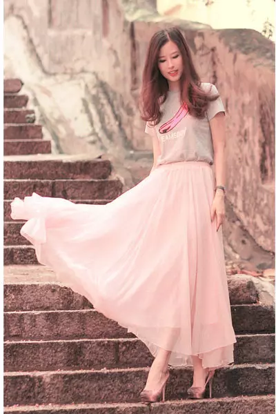 Pink skirts (hotuna 150): Abin da ke sanye da, tsayi da laushi, ruwan hoda mai laushi, tare da fari, baƙi, da fari 14630_90