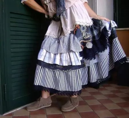 Bocho裙子（51張照片）：穿什麼裙子，鉤針鉤針裙的藝術風格，牛仔型號 14640_46
