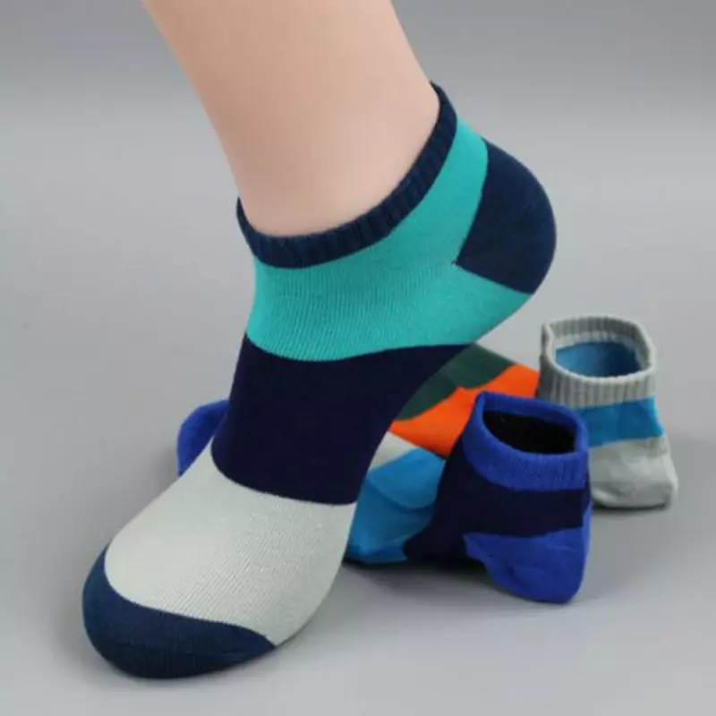 Korte sokken (52 foto's): wat zijn de namen van de witte gebreide modellen van vrouwen, waar u sokken tegen lage prijzen vindt 1465_35
