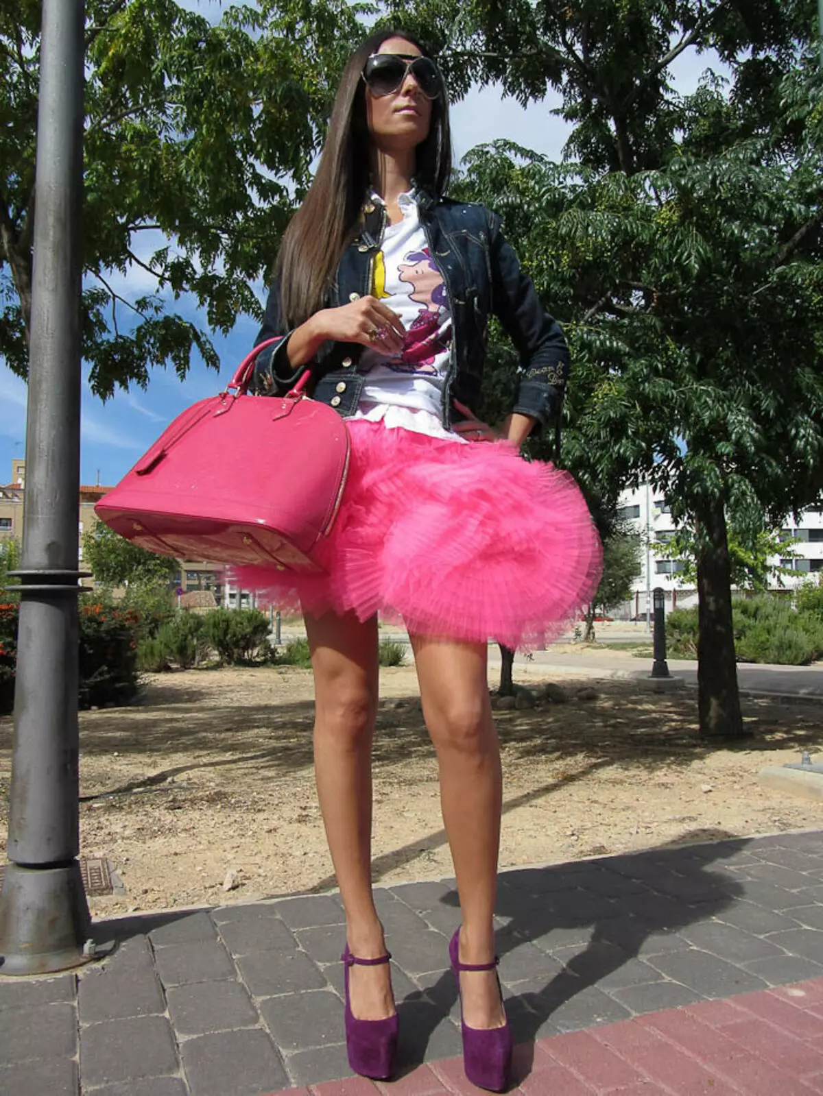 मल्टीलायर गुलाबी लघु स्कर्ट