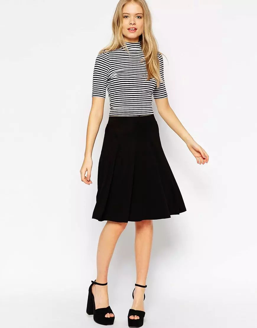 I-Black Skirt Sun neTurtleneck