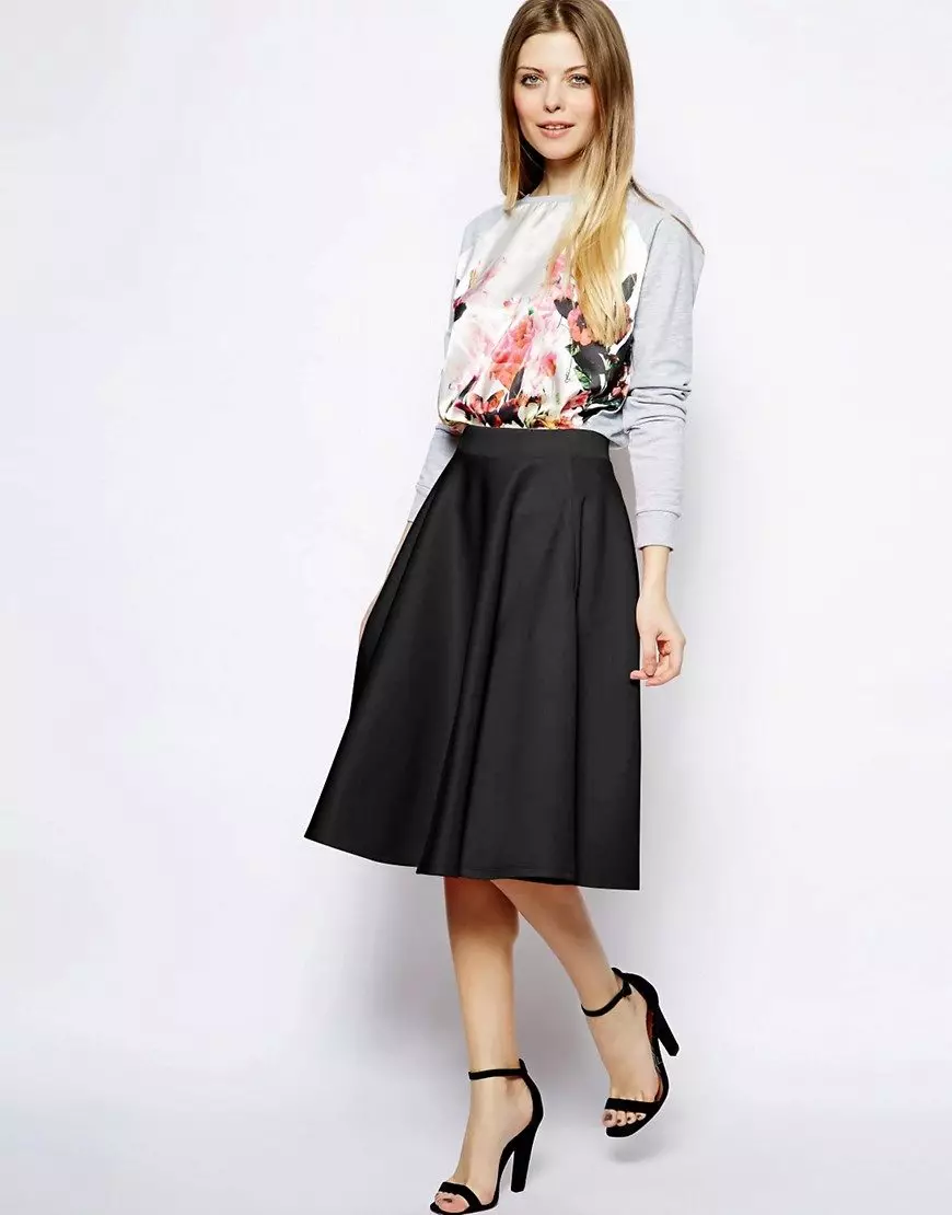 Skirt Sonn a Pullover mat Blummendrock