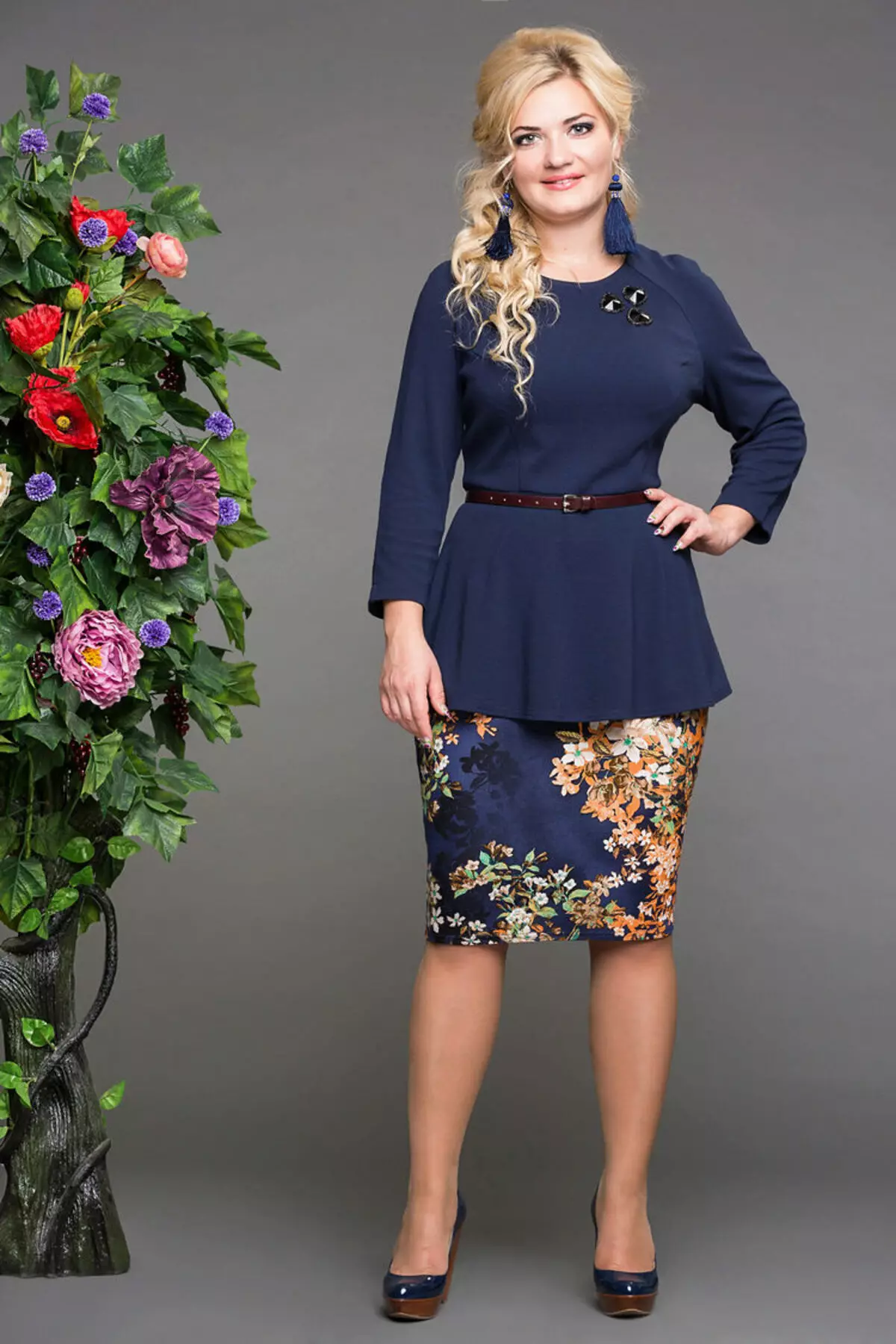 Кара көк карандаш юбка Floral Print менен толук аялдар үчүн юбка