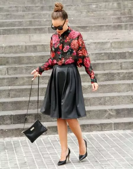 Leather skirt sun in combination with shirt