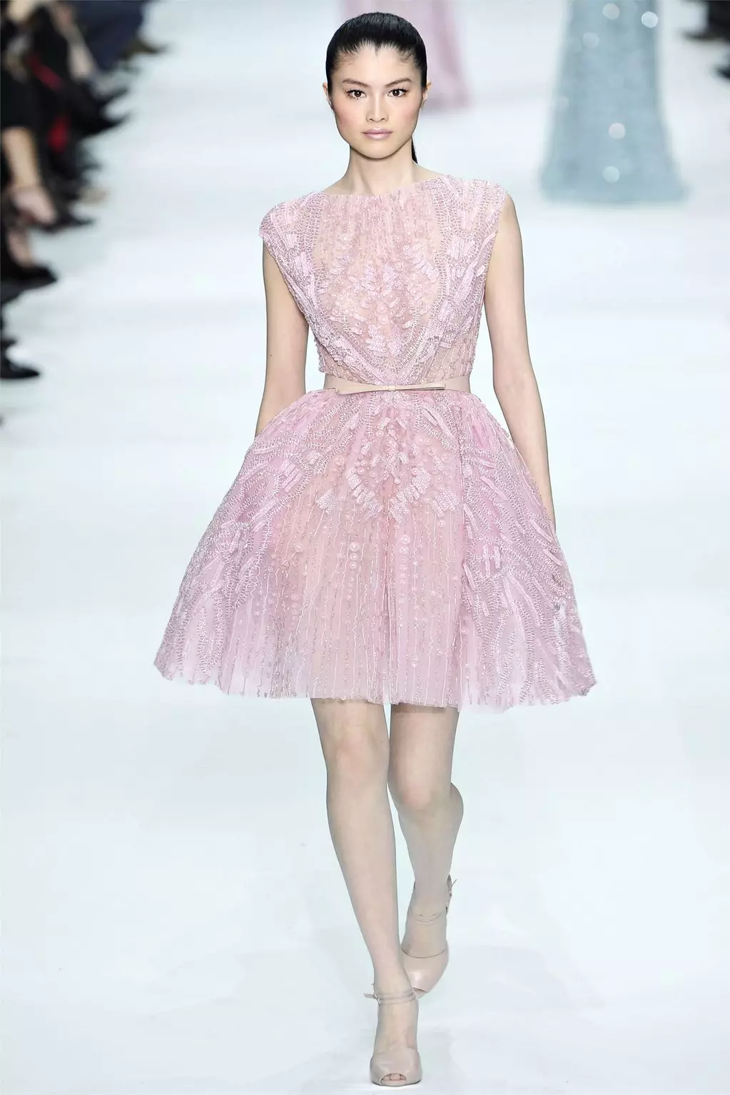 शैली गुलाबी शैली मध्ये पदवी वर ड्रेस