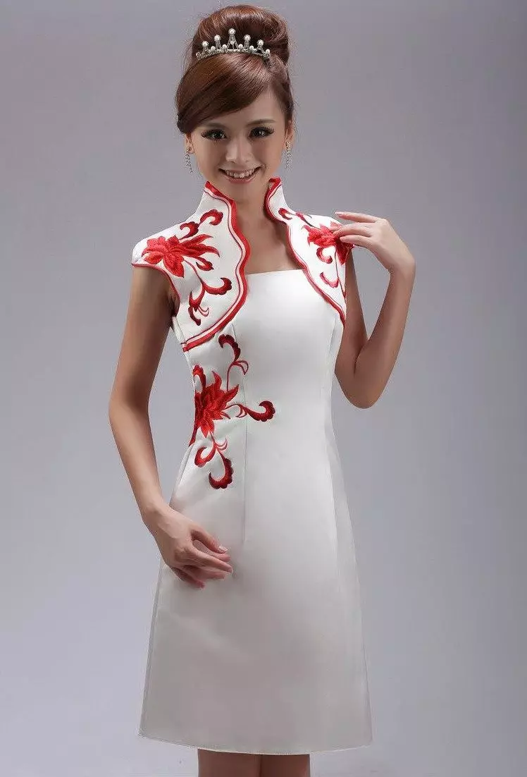Λευκό ραμμένο κινέζικο φόρεμα