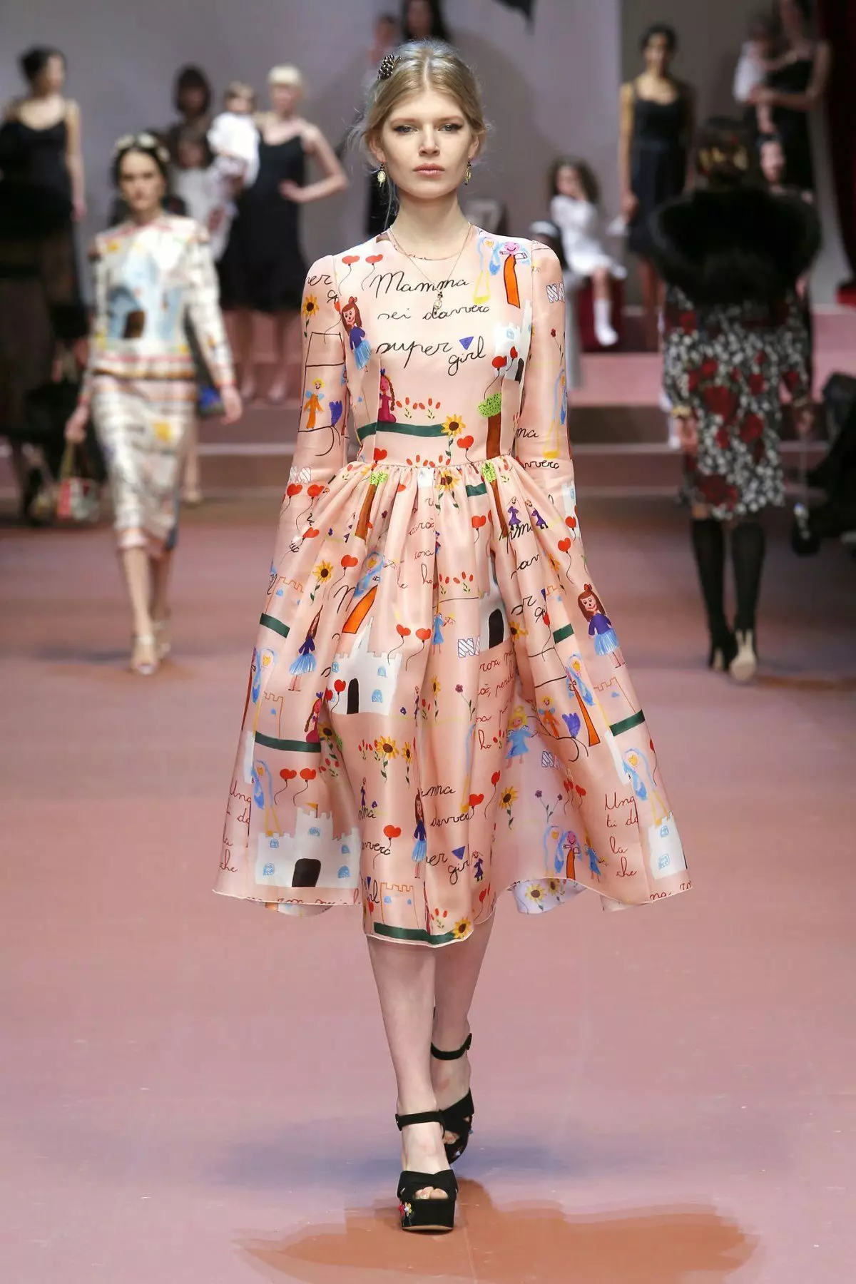 Vintage klänning från Dolce & Gabbana i ny onow