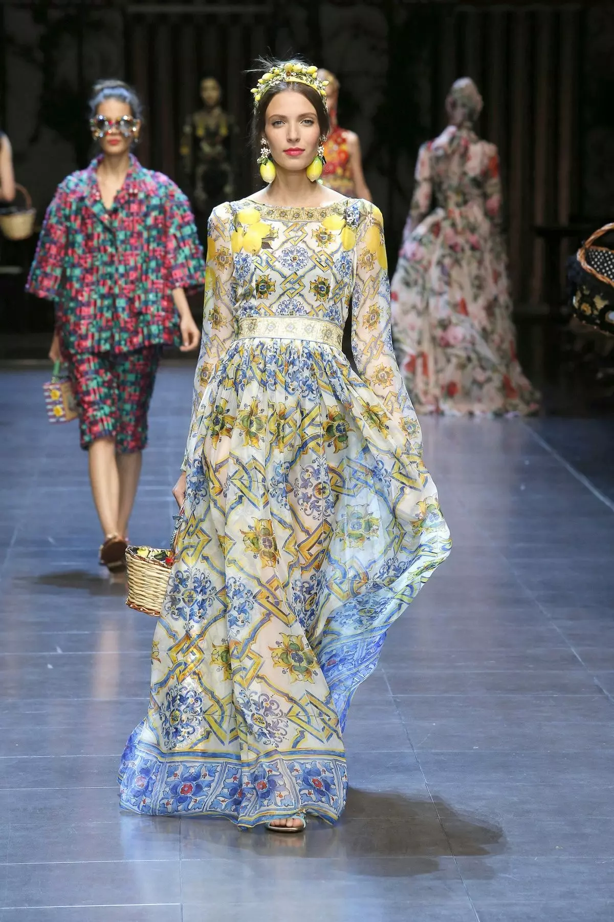 Dolce & Gabbana'dan zemine bağbozumu elbise