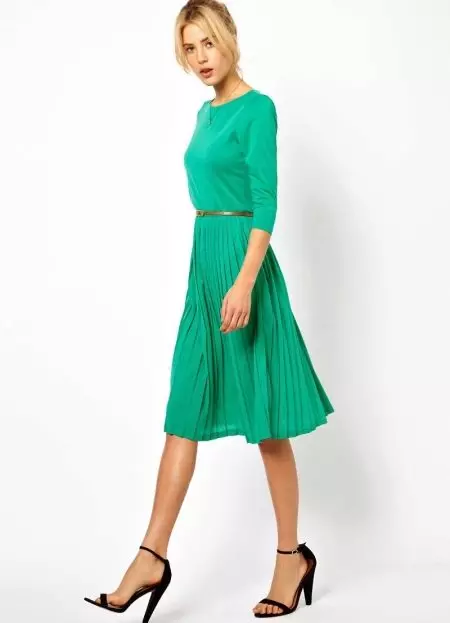 Rochie verde casual.
