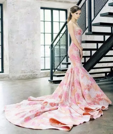 Персиково-рожеве плаття