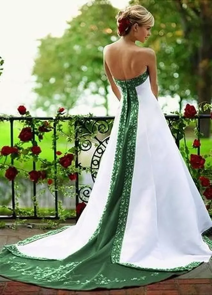 Vestido de novia con inserto verde