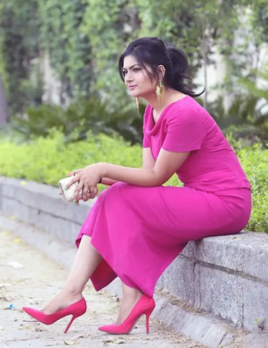 Fuchsia Цветова рокля с розови обувки