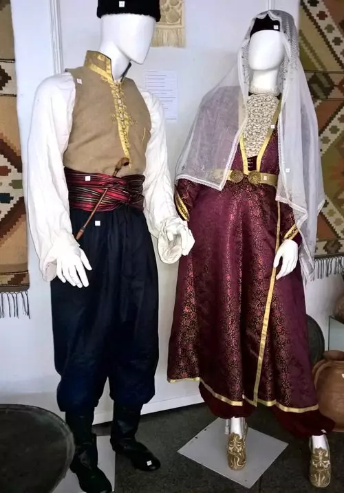Tatarsko nacionalno odijelo (66 slika): Ženski i dječji nacionalni tatarski kostimi za djevojčice 14773_18