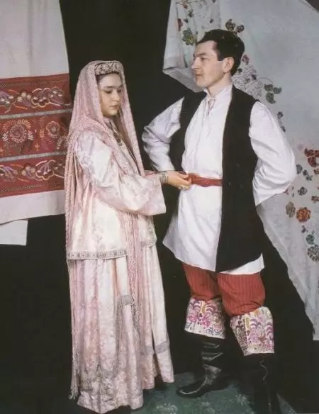 تاتار لباسی ملی (66 تصاویر): لباس زنانه و بچه تاتارها ملی برای دختران 14773_20