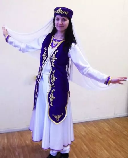 Tatarsko nacionalno odijelo (66 slika): Ženski i dječji nacionalni tatarski kostimi za djevojčice 14773_21