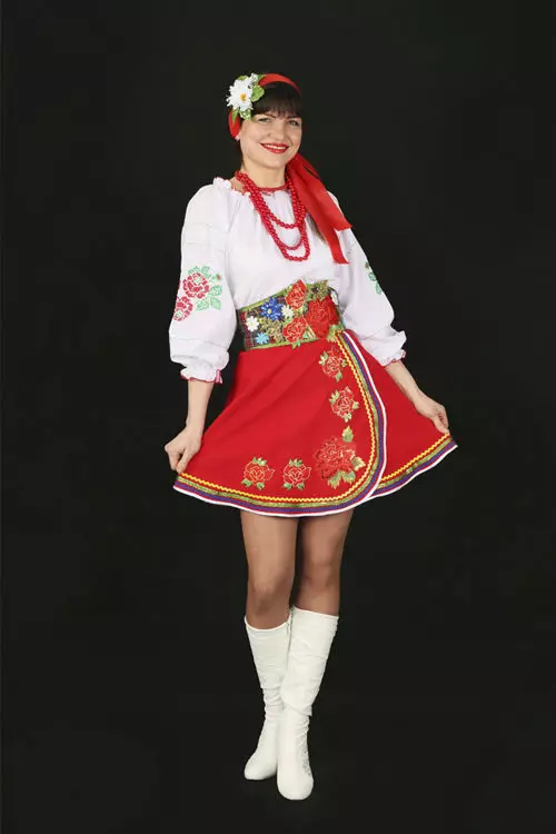 یوکرائن قومی لباس (60 تصاویر): لڑکیوں، خواتین، مرد، یوکرائن کے لوگوں کے بچوں کے کپڑے کے لئے 14774_26
