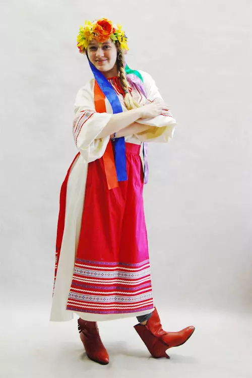 Ukrajinski narodne nošnje (60 slike): za djevojčice, muški, ženski, dječje kostim naroda Ukrajine 14774_38