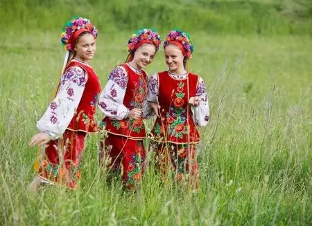 Ўкраінскі нацыянальны касцюм (60 фота): для дзяўчынкі, жаночы, мужчынскі, дзіцячы гарнітур народаў Украіны 14774_59