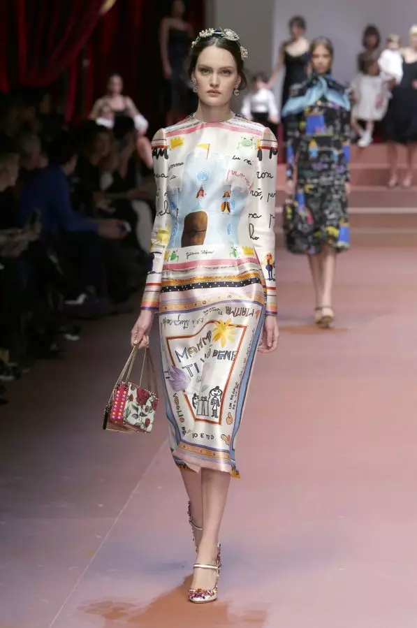 Šaty s dětskými kresbami Dolce Gabbana