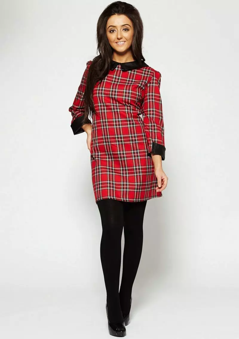 لباس در کت و شلوار اسکاتلند قرمز (تارتان)
