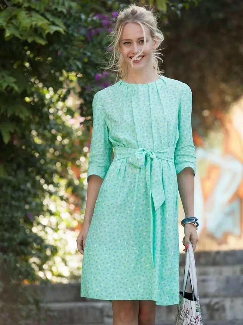 청록색 폴카 도트 폴리 에스터 드레스