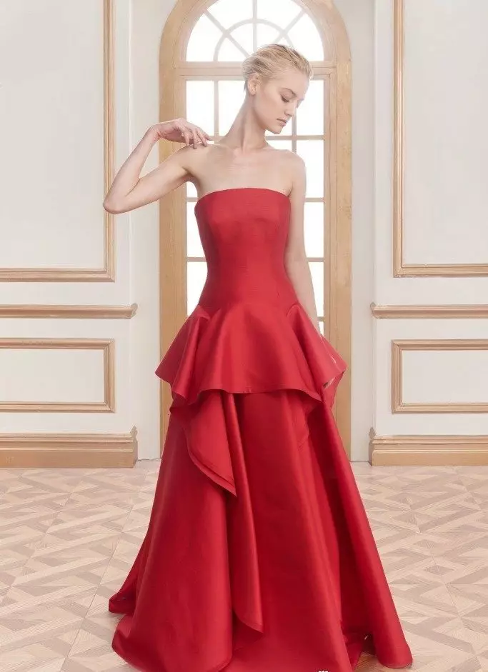 Helles rotes Kleid