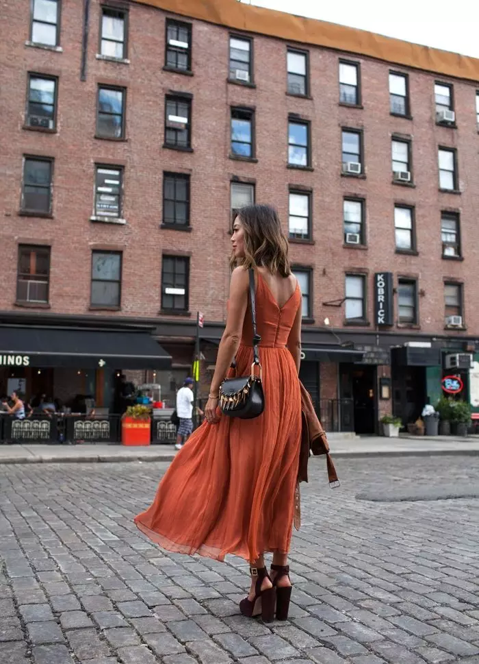 Accesorios negros para vestidos de terracota