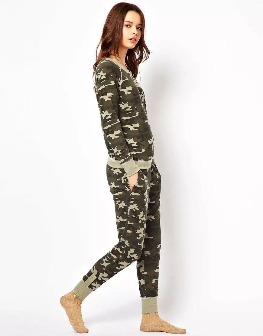 Camouflage Sports Suit (37 myndir): Camouflage Print módel 14830_18