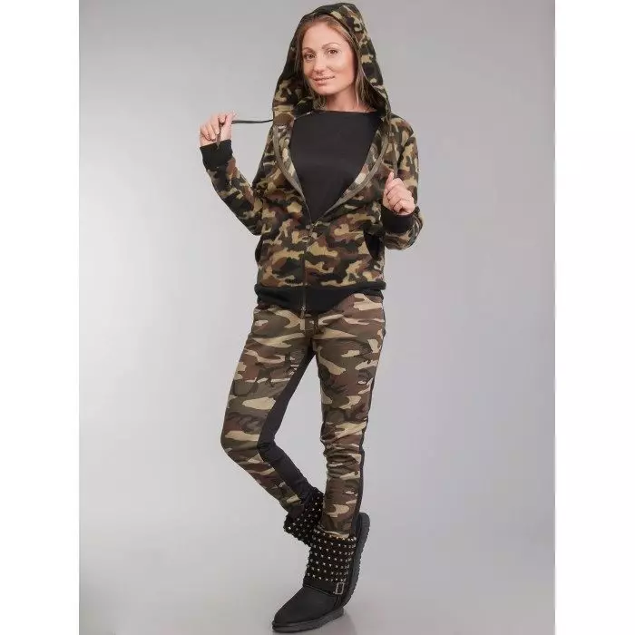 Camouflage sporta tērps (37 fotogrāfijas): Camouflage Drukāt modeļi 14830_21