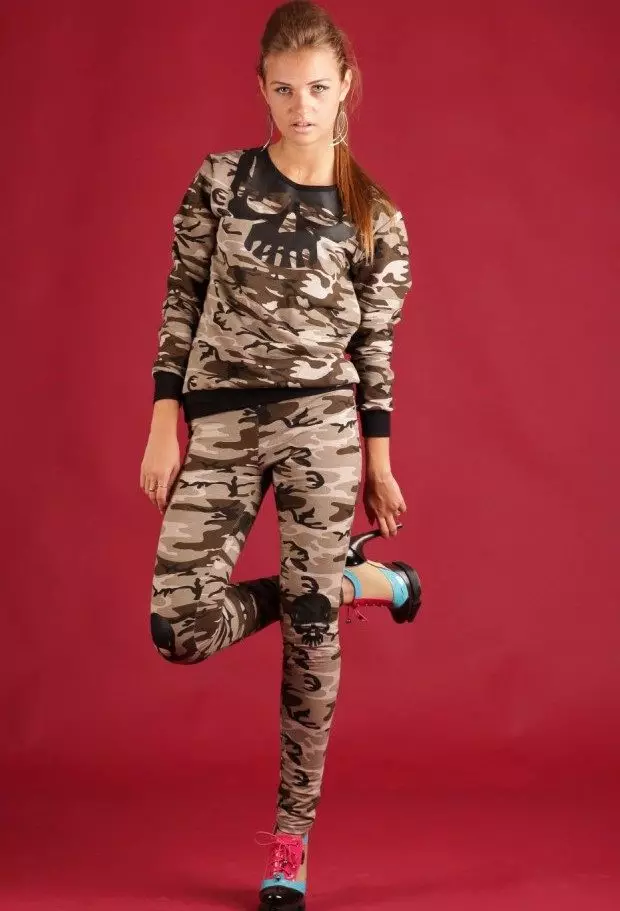 Camouflage Sports Suit (37 myndir): Camouflage Print módel 14830_4