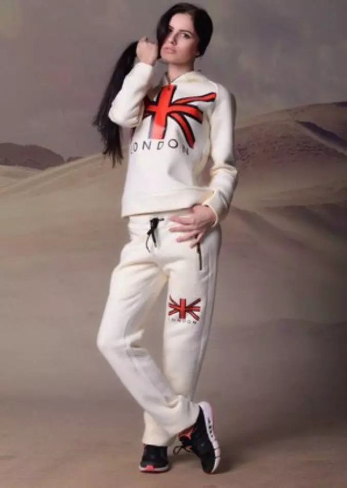 TrackSuit féminin sur la molleton (47 photos): costume en polaire pour sports trois lignes 14834_4