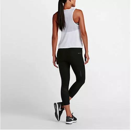 İdman Suits Nike (72 şəkil): Fashionable qadın modelləri və kostyumları Troyka 2021 Nike, Qara, boz, mavi və Kamuflaj 14836_49