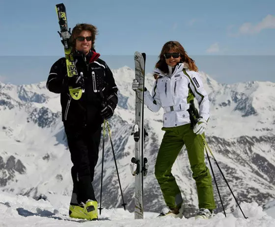 Ски костими (90 фотографија): Женски зимски модели скијања, како да изаберете 14837_2
