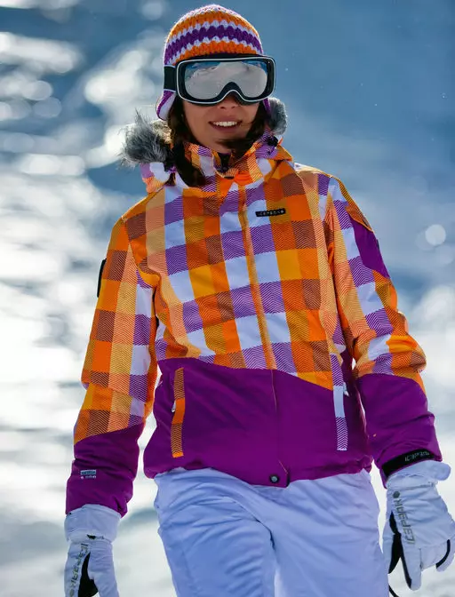 Ski costumes (90 ଫଟୋ): କିପରି ଚୟନ ମହିଳା ଶୀତ ସ୍କି ମଡେଲ, 14837_76