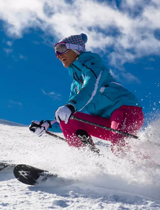 Ski kostim (90 foto): modèl ski sezon fredi Fanm, ki jan yo chwazi 14837_85