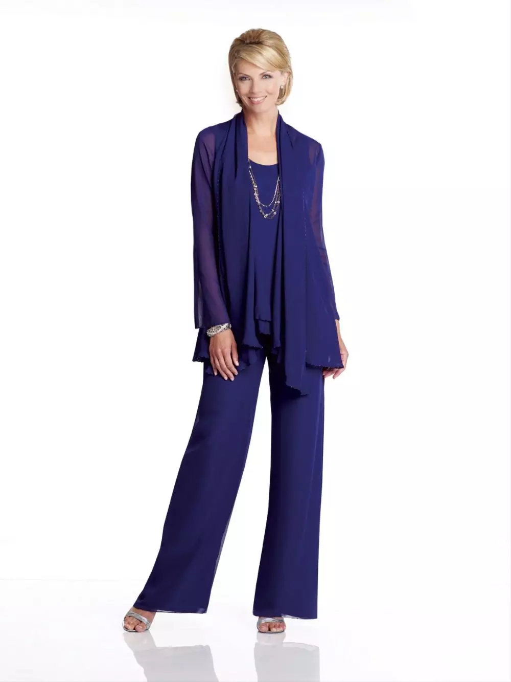 Kostiumy Damskie Spodnie 2021 (242 zdjęcia): Nowe i mody trendy, styl Chanel 14844_109