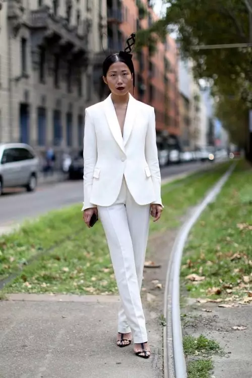 Kostiumy Damskie Spodnie 2021 (242 zdjęcia): Nowe i mody trendy, styl Chanel 14844_114