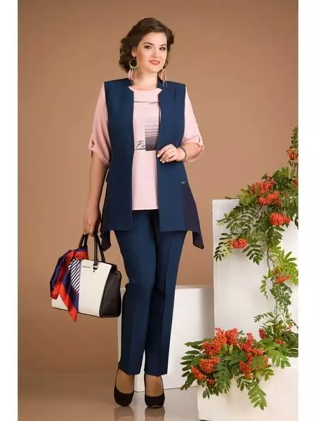 Kostiumy Damskie Spodnie 2021 (242 zdjęcia): Nowe i mody trendy, styl Chanel 14844_157