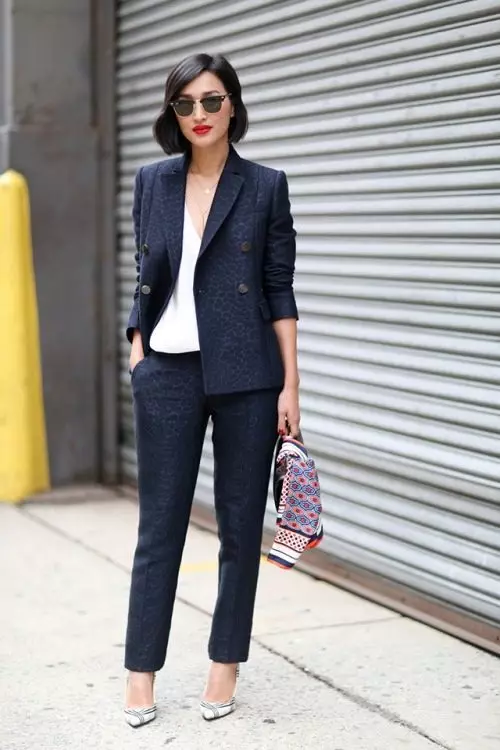 Bukser kvinners kostymer 2021 (242 bilder): Nye og motetrender, Chanel Style 14844_16