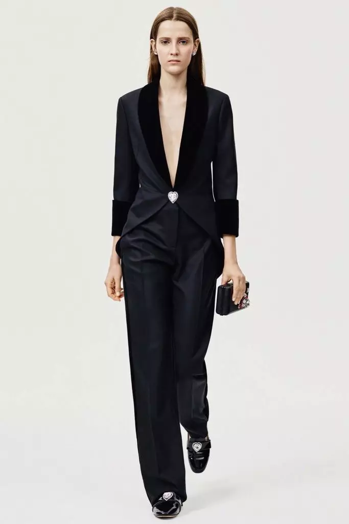 Kostumet e grave të pantallonave 2021 (242 foto): Trendet e reja dhe të modës, stili Chanel 14844_174