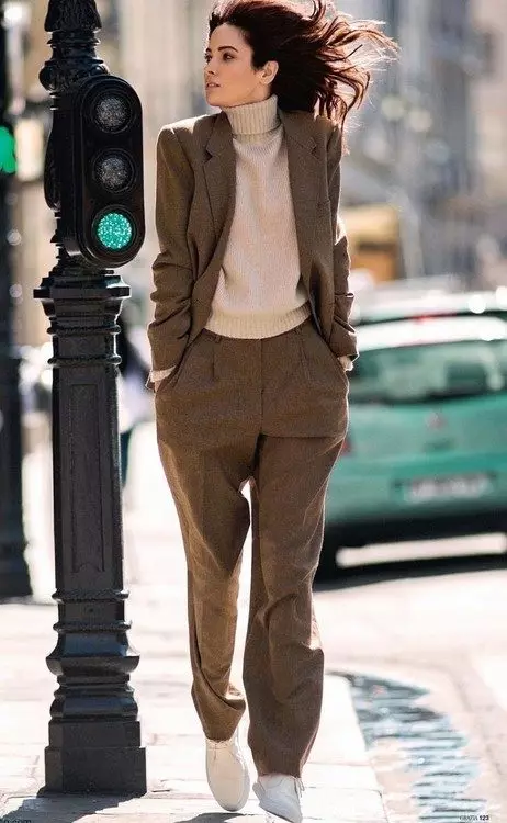 Kostiumy Damskie Spodnie 2021 (242 zdjęcia): Nowe i mody trendy, styl Chanel 14844_203
