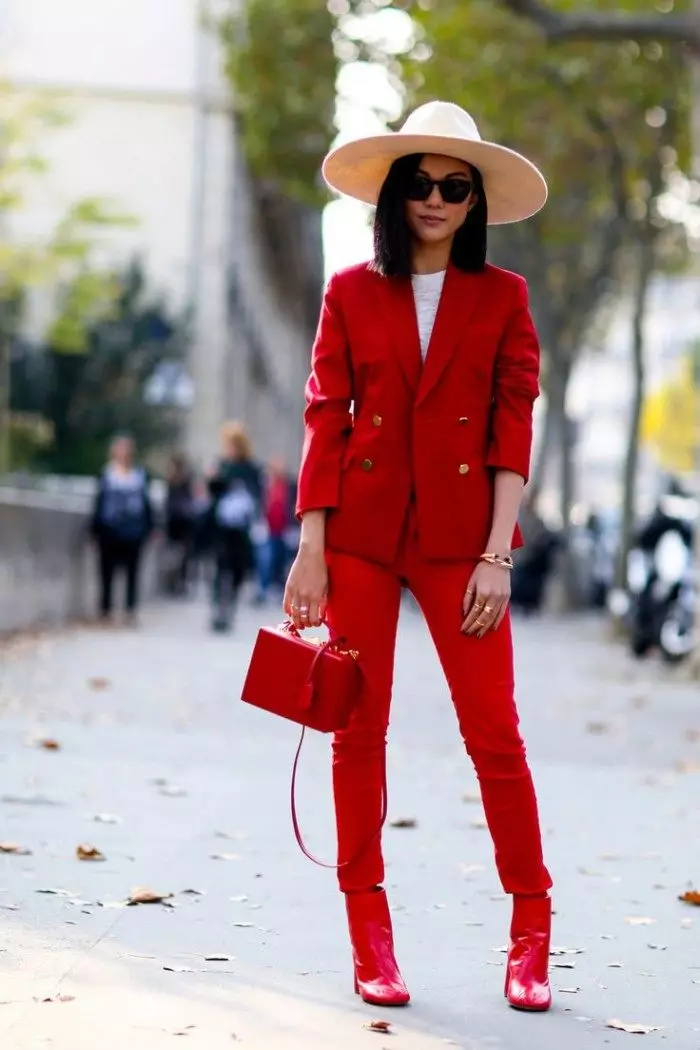 Hlače Ženske Kostumi 2021 (242 fotografije): Novi in ​​modni trendi, Chanel Style 14844_216