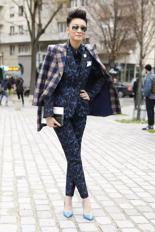 Kostiumy Damskie Spodnie 2021 (242 zdjęcia): Nowe i mody trendy, styl Chanel 14844_22