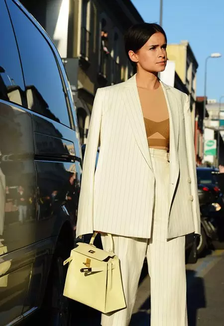 Kostiumy Damskie Spodnie 2021 (242 zdjęcia): Nowe i mody trendy, styl Chanel 14844_229