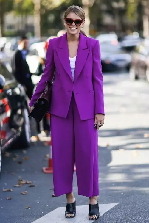 Kostiumy Damskie Spodnie 2021 (242 zdjęcia): Nowe i mody trendy, styl Chanel 14844_27