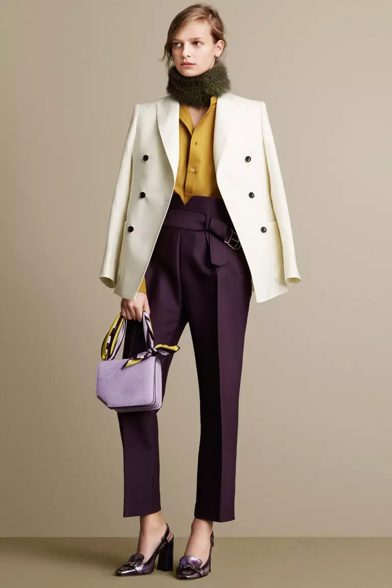 Kostumet e grave të pantallonave 2021 (242 foto): Trendet e reja dhe të modës, stili Chanel 14844_38